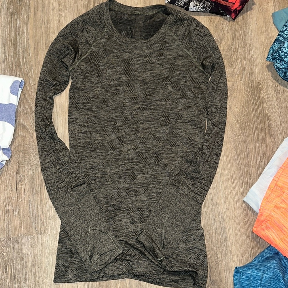Lululemon swiftly tech